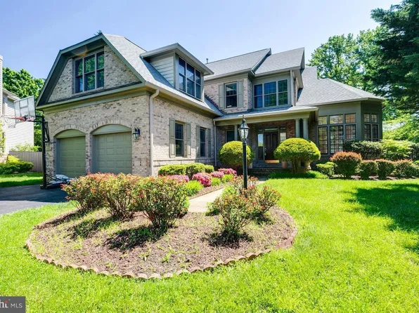 1489 Broadstone Pl, Vienna, VA 22182