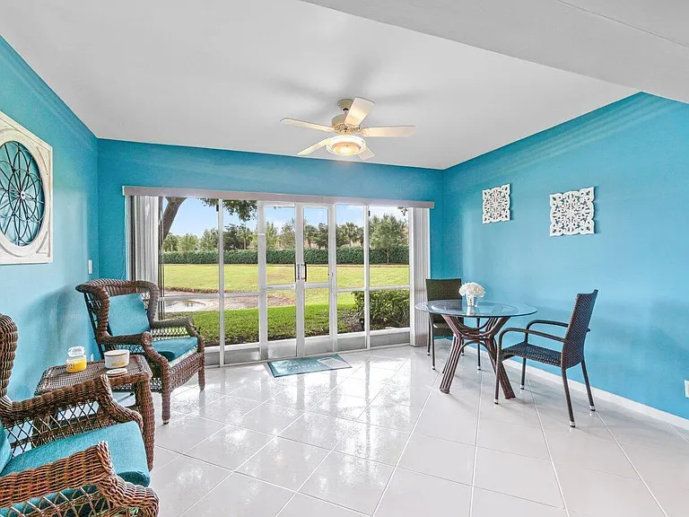 7916 Coral Pointe Dr — Photo 11