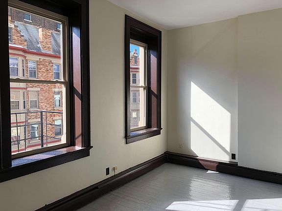 4th image of 132 W Court St APT 5