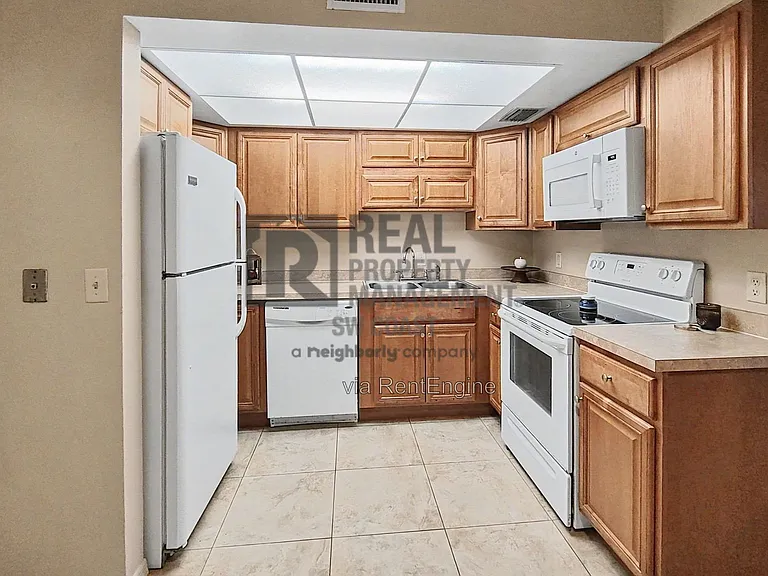 12471 McGregor Blvd #10-1 — Photo 3