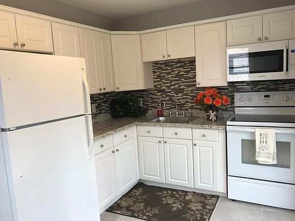 New kitchen, appliances