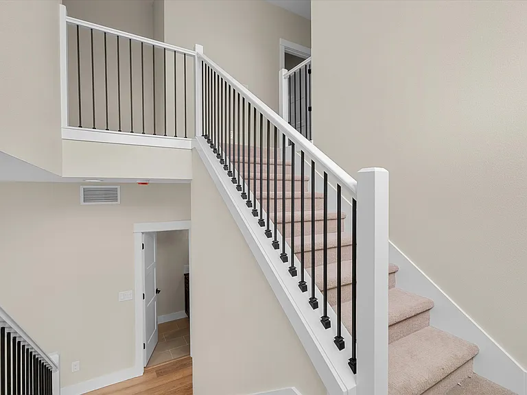 349 SE Walnut St — Photo 17