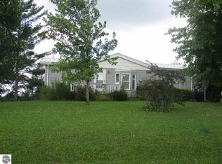 1040 Beach Rd, Prescott, MI 48756