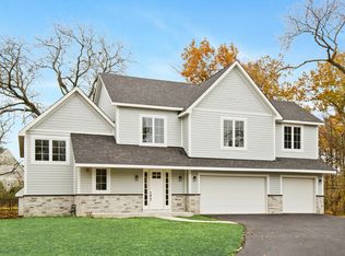 1261 Country Ln, Northbrook, IL