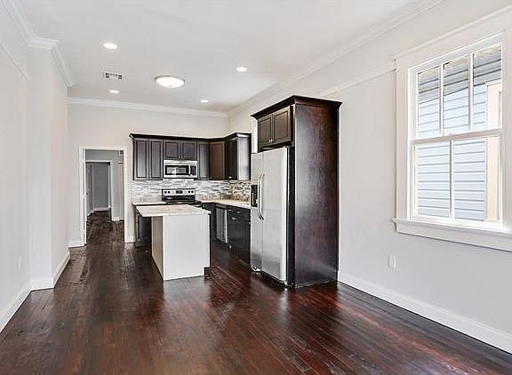 3rd image of 2518 N Roman St