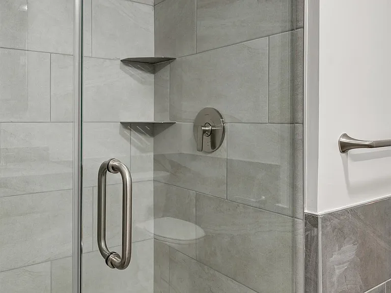 2059 Lafayette Rd #204 — Photo 36