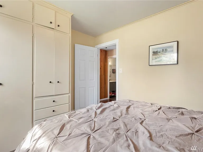 3312 Locust Ave W — Photo 16
