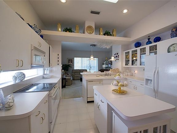 5th image of 531 NW Lambrusco Dr