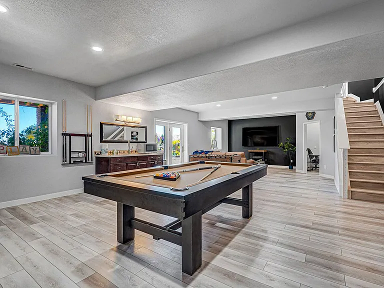 Wet bar!