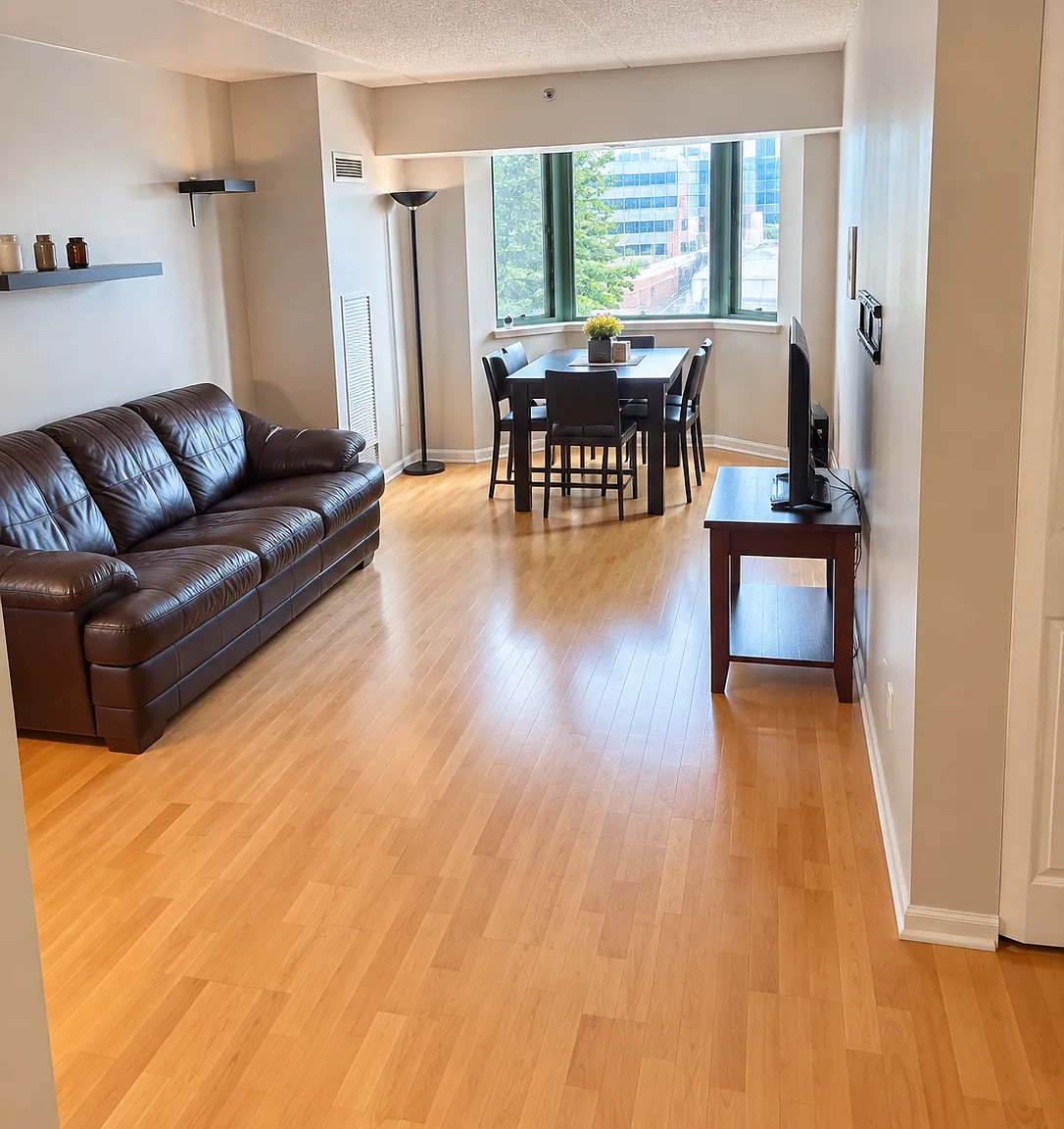 2 bed, 1.5 bath, 980 sqft, $2,500 — Photo 2