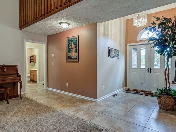 2nd image of 621 S Sleigh Bell Ct