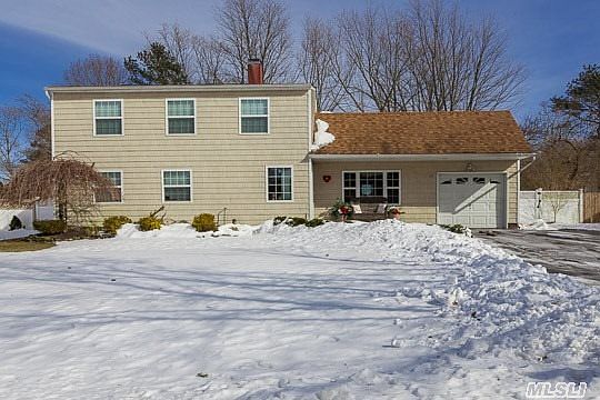 1st image of 23 Norway Pine Dr