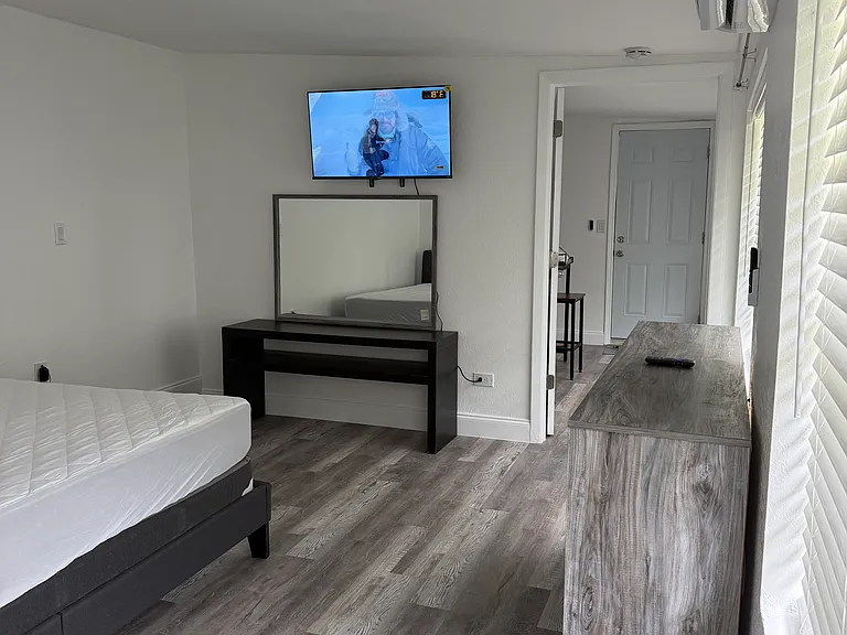 Florida Woods Ln — Photo 7