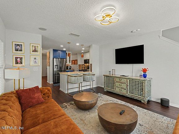5th image of 105 MERLOT Way