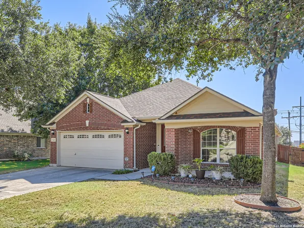982 Oak Park, Schertz, TX 78154