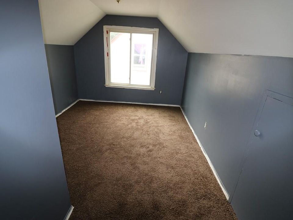 2nd image of 13134 Sherman Ave