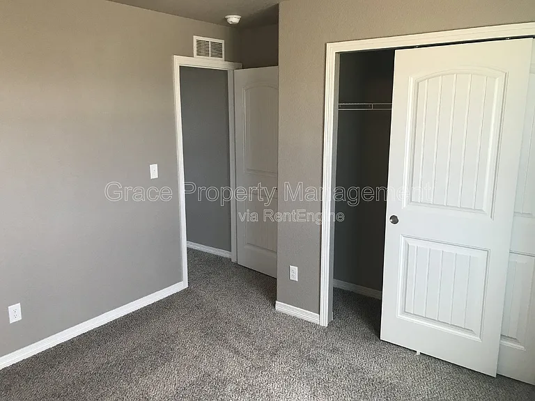 2063 Tabor St — Photo 12