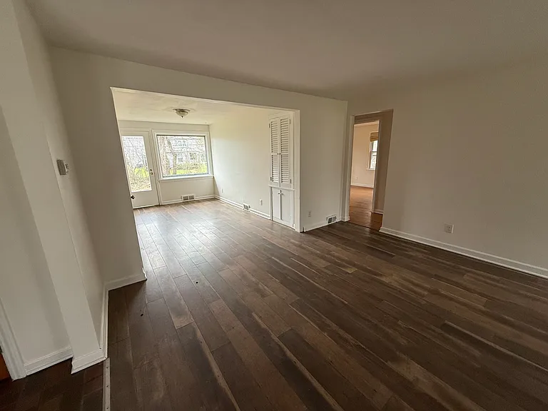 124 Penarrow Rd — Photo 8