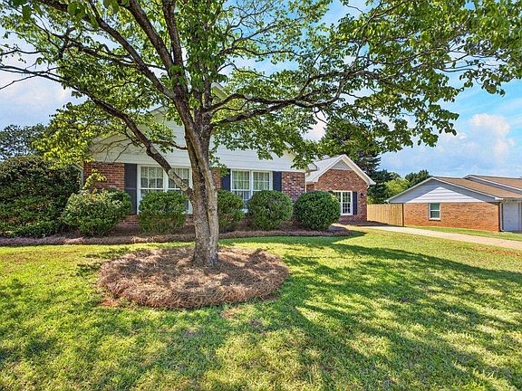 5th image of 102 Ambergate Ct