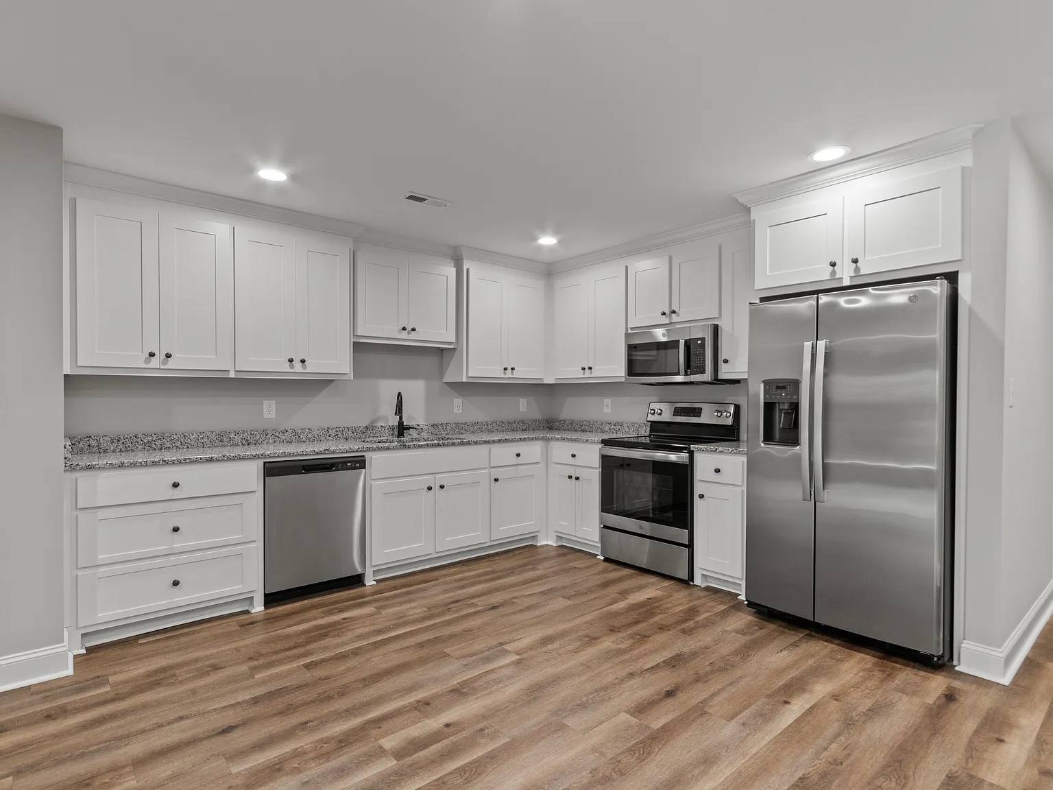 Lucas Ferry Townhomes — Photo 2