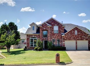 5232 Meadowland Ln, Fort Worth, TX 76123