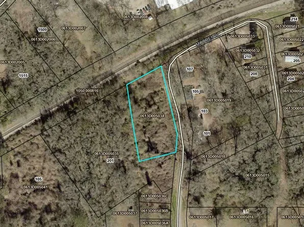 211 Moores Hl, Lagrange, GA 30240