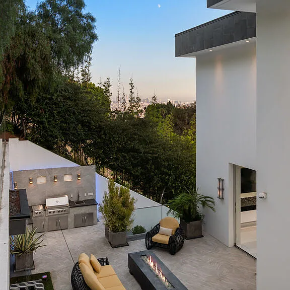 7080 W Mulholland Dr — Photo 40