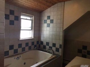 4911 167th St, Fresh Meadows, NY 11365