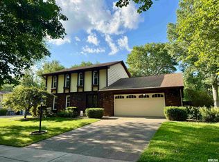 125 Pinehurst Dr, Springfield, IL 62704