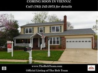 1923 Labrador Ln, Vienna, VA 22182