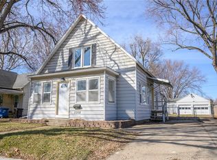 2308 E Walnut St, Des Moines, IA 50317