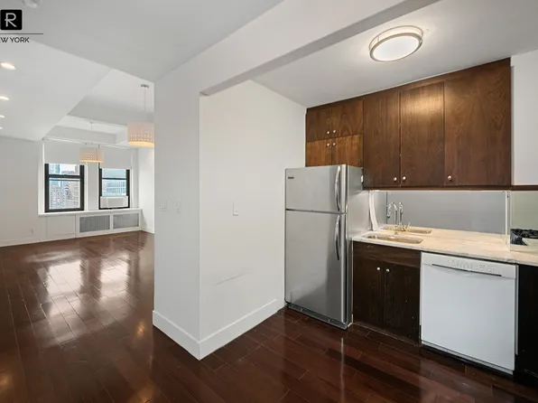 315 Seventh Avenue 16D image 3 of 9