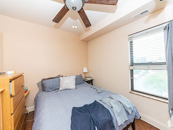 4th image of 1101 N Marshfield Ave APT 3R