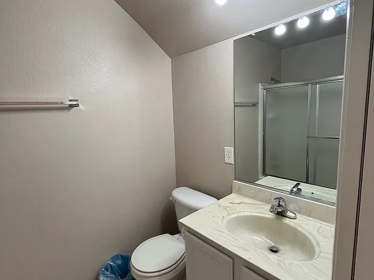 415 W J St — Photo 17