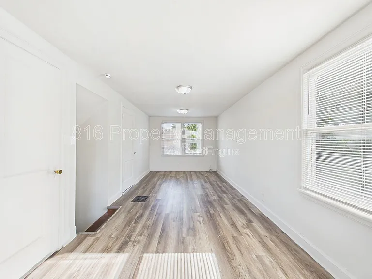 5100 Brooklyn Ave — Photo 23