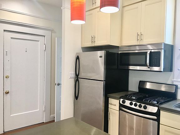 2nd image of 2265 Mission St APT 10