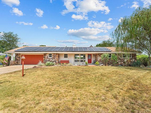 3rd image of 421 Santa Fe Drive