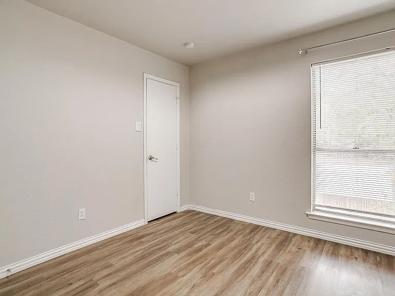 5947 Chimney Wood Cir — Photo 34