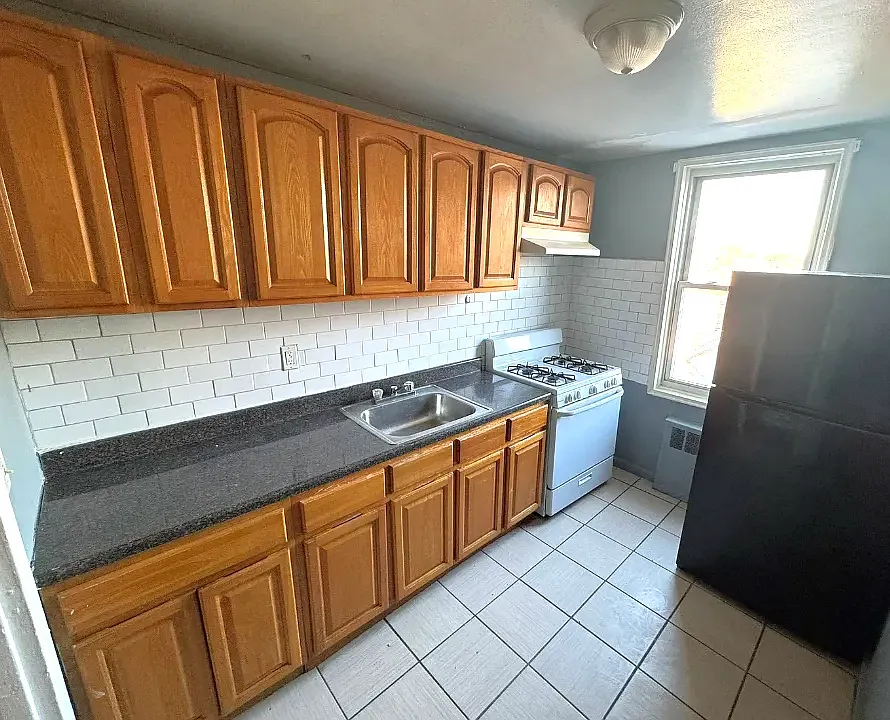 104 Chancellor Ave #A18
