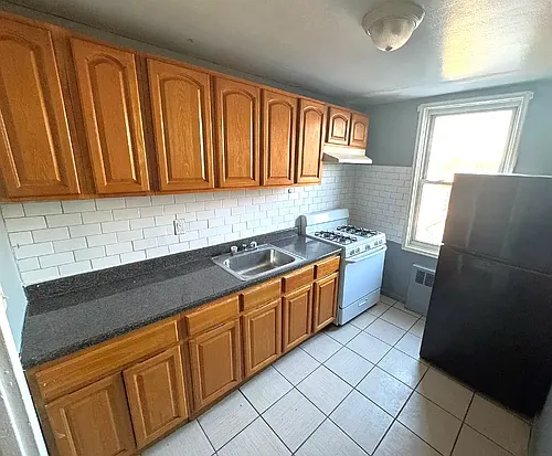104 Chancellor Ave #A18 Photo 1