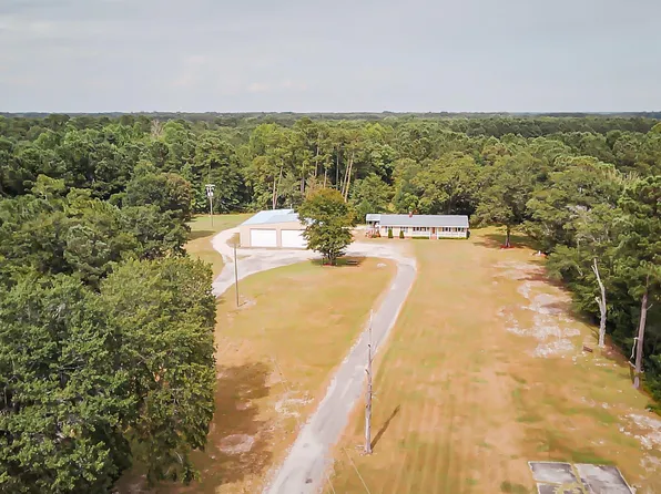 1477 Simpson Creek Dr., Loris, SC 29569
