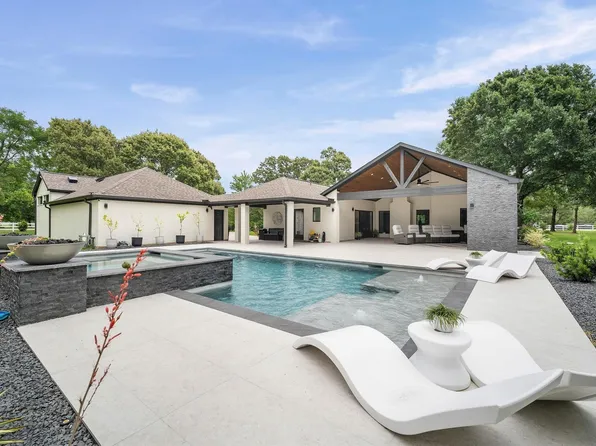 8142 Hills Pkwy, Montgomery, TX 77316