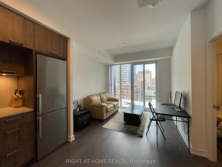 50 McCaul St #1011 — Photo 5