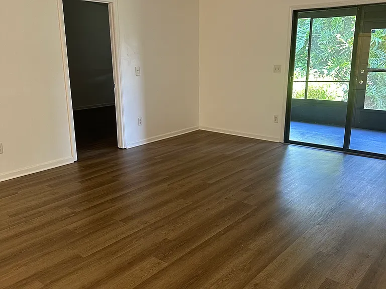 2065-7623 Baymeadows Cir W — Photo 11