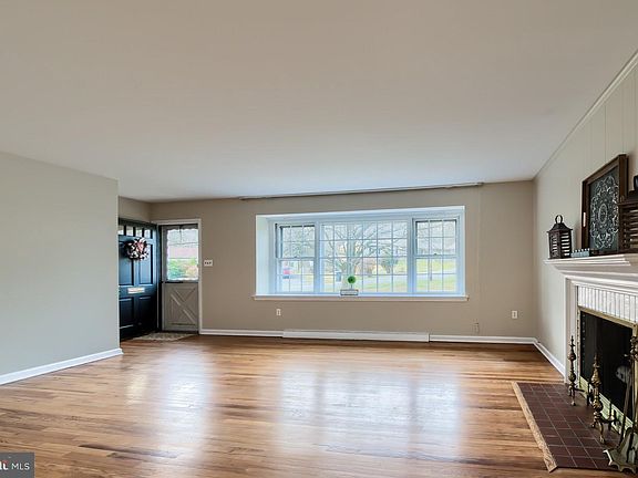5th image of 1600 Tudor Pl