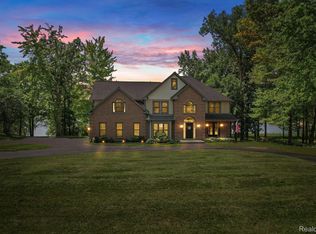 11757 Osprey Bay Rd, Davisburg, MI 48350