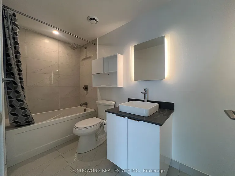 501 Yonge St #4812 — Photo 5