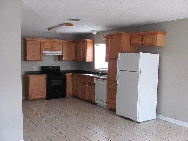 Building Photo - 358 Monarch Dr