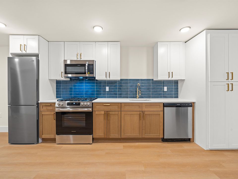 1st image of 14 Westervelt Pl Floor 2
