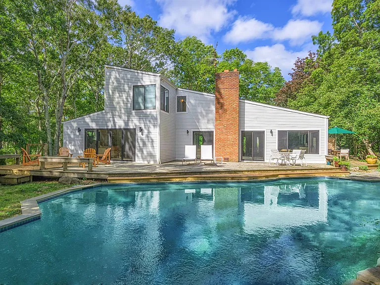 76 Peconic Hills Dr — Photo 12